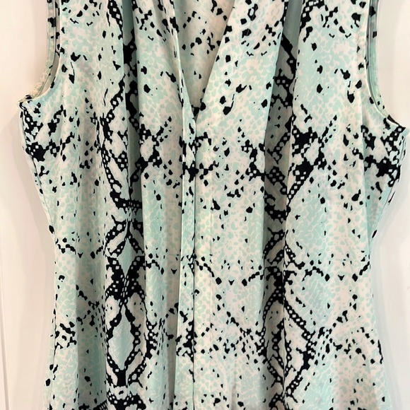Calvin Klein snakeskin print blouse sleeveless Size medium - Picture 3 of 8